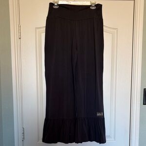Matilda Jane Charcoal grey gray ruffles ruffle Pants sz XL cropped
